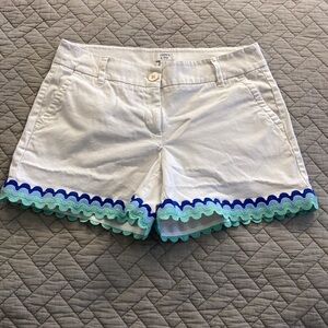 Crown & Ivy White Shorts with Blue and Green Tim Accents Sz 4